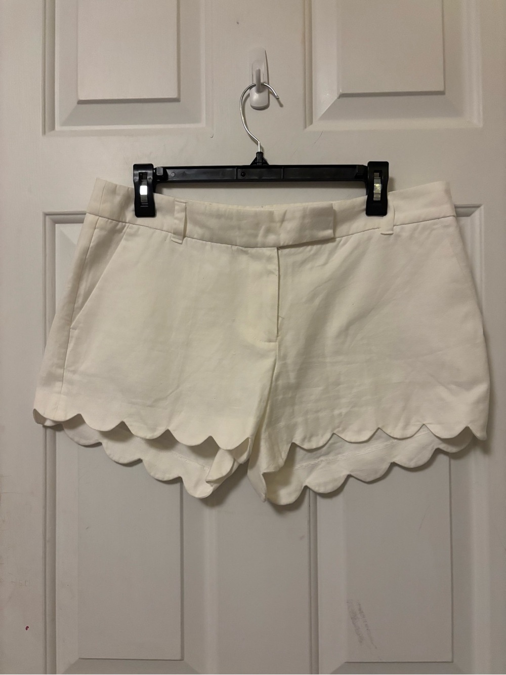 J. Crew White Scallop-Hem Shorts Size 8